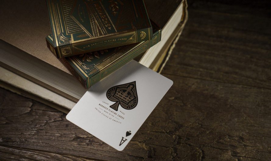 Monarch Green Edition Playing Card